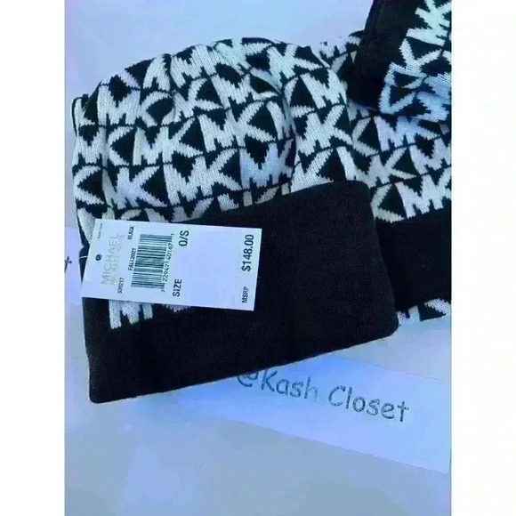 Michael Kors Hat,Gloves & Scarf Gift Box Set MK Signature Black - Picture 4 of 6